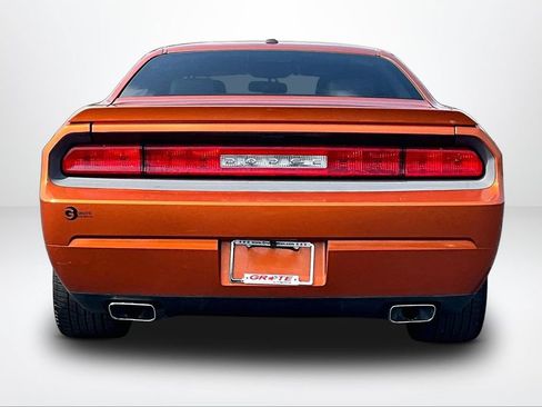 Used 2011 Dodge Challenger R/T RWD image 4