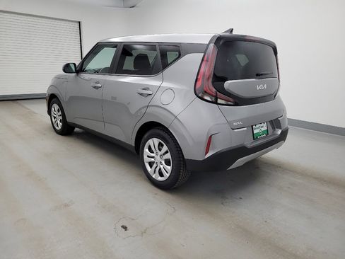 Used 2023 Kia Soul LX FWD image 3