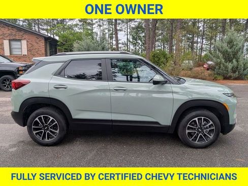 Used 2025 Chevrolet TrailBlazer LT AWD/4WD image 3