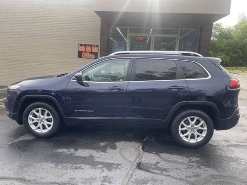 Used 2015 Jeep Cherokee Latitude w/ Cold Weather Group AWD/4WD image 11