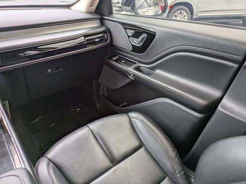 Used 2021 Lincoln Aviator AWD w/ Elements Package image 17