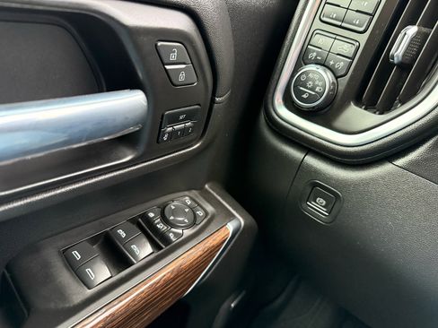 Used 2021 Chevrolet Silverado 2500 High Country image 31