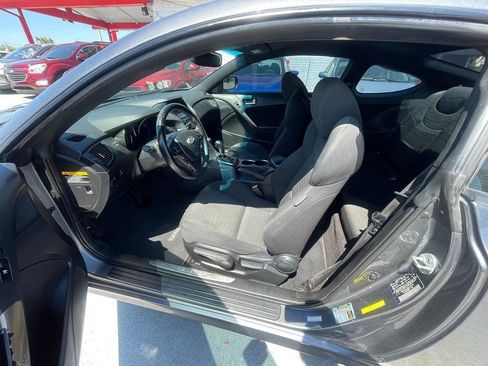 Used 2016 Hyundai Genesis 3.8 RWD image 8
