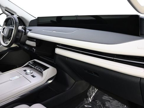 New 2026 Lincoln Navigator Reserve w/ Jet Appearance Package image 15