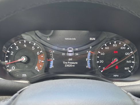 Used 2025 Jeep Compass Latitude AWD/4WD image 39