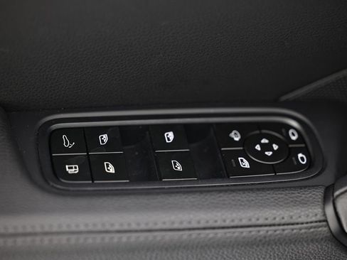 Certified 2025 Porsche Cayenne S AWD/4WD image 21
