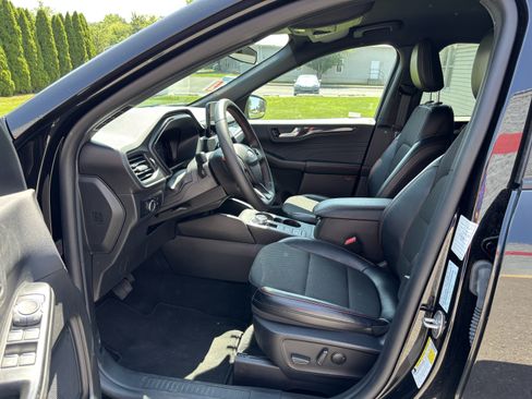 Used 2025 Ford Escape ST-Line AWD/4WD image 13