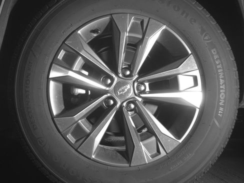 Used 2025 Chevrolet Equinox LT FWD image 14