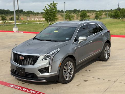 Certified 2025 Cadillac XT5 Premium Luxury w/ Technology Package FWD image 11