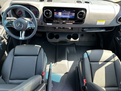 New 2025 Mercedes-Benz Sprinter 2500 image 13