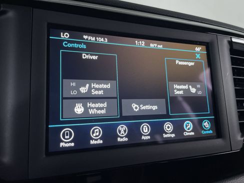Used 2019 Chrysler Pacifica Touring-L FWD image 23