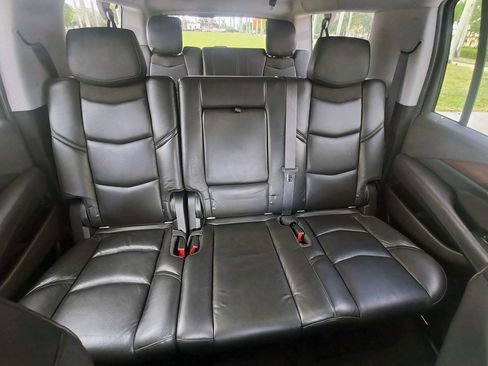 Used 2018 Cadillac Escalade ESV Premium Luxury AWD/4WD image 40