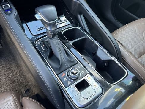 Used 2022 Kia Telluride SX w/ SX Prestige Package image 19