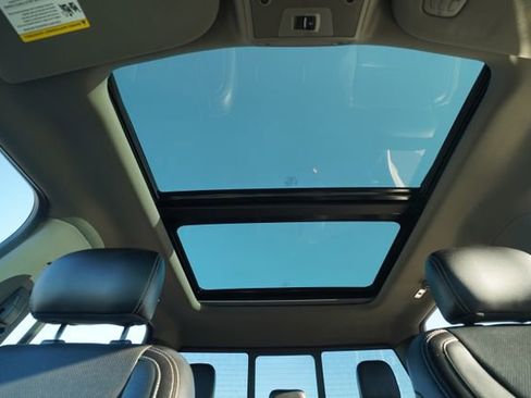 Used 2018 Ford F150 Lariat image 11