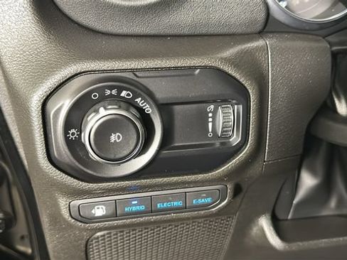 Used 2023 Jeep Wrangler Unlimited Sahara AWD/4WD image 18