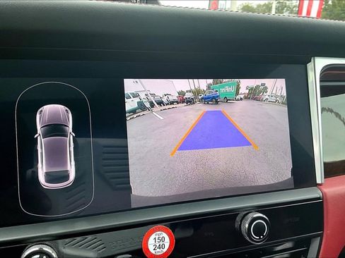 Used 2022 Porsche Macan S image 14