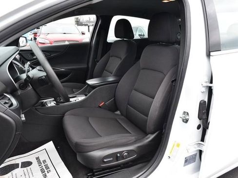 Used 2024 Chevrolet Malibu LT image 17