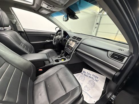 Used 2017 Toyota Camry XLE FWD image 21