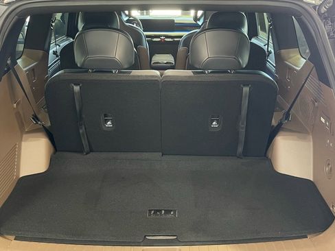 Used 2024 Kia EV9 Land image 38