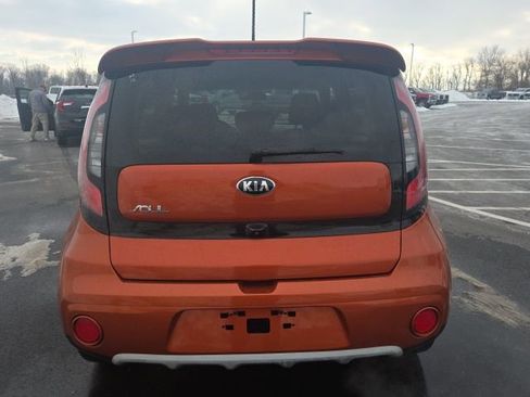 Used 2019 Kia Soul + image 7