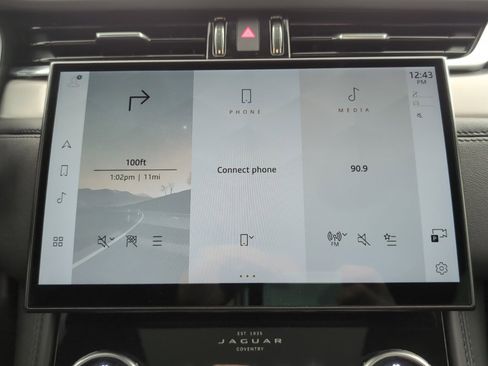 New 2023 Jaguar F-PACE S image 19