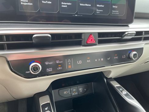 Used 2025 Kia Sorento S w/ Panoramic Sunroof Package FWD image 26