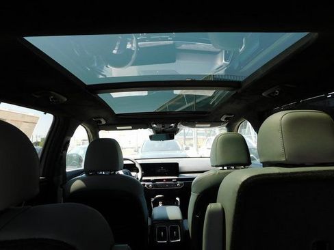 New 2025 Kia Sorento SX Prestige w/ Sage Leather Package image 11