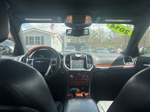 Used 2014 Chrysler 300 Base image 12