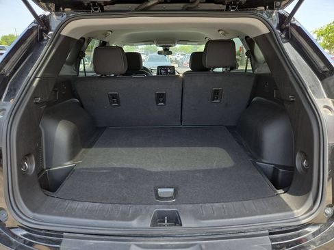 Used 2025 Chevrolet Blazer LT FWD image 28