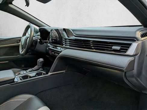 Used 2025 Toyota Camry SE image 19