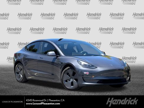 Used 2023 Tesla Model 3 Standard Range RWD image 1
