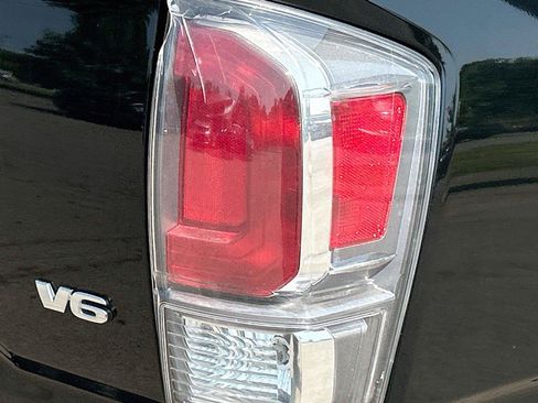 Used 2022 Toyota Tacoma TRD Off-Road RWD image 11