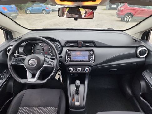 Used 2022 Nissan Versa S FWD image 17