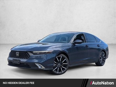 Used 2023 Honda Accord Touring image 1