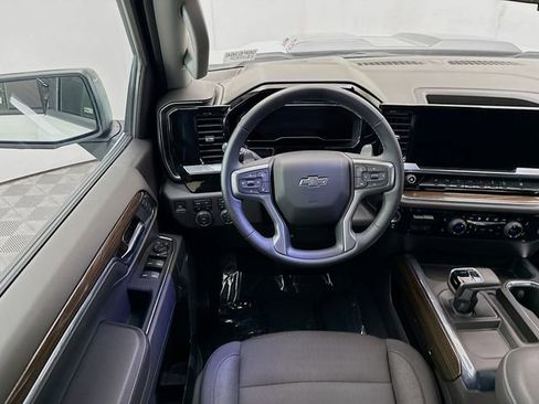 Used 2024 Chevrolet Silverado 1500 LT Trail Boss w/ Convenience Package II AWD/4WD image 25