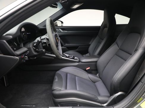 Used 2022 Porsche 911 Carrera image 14