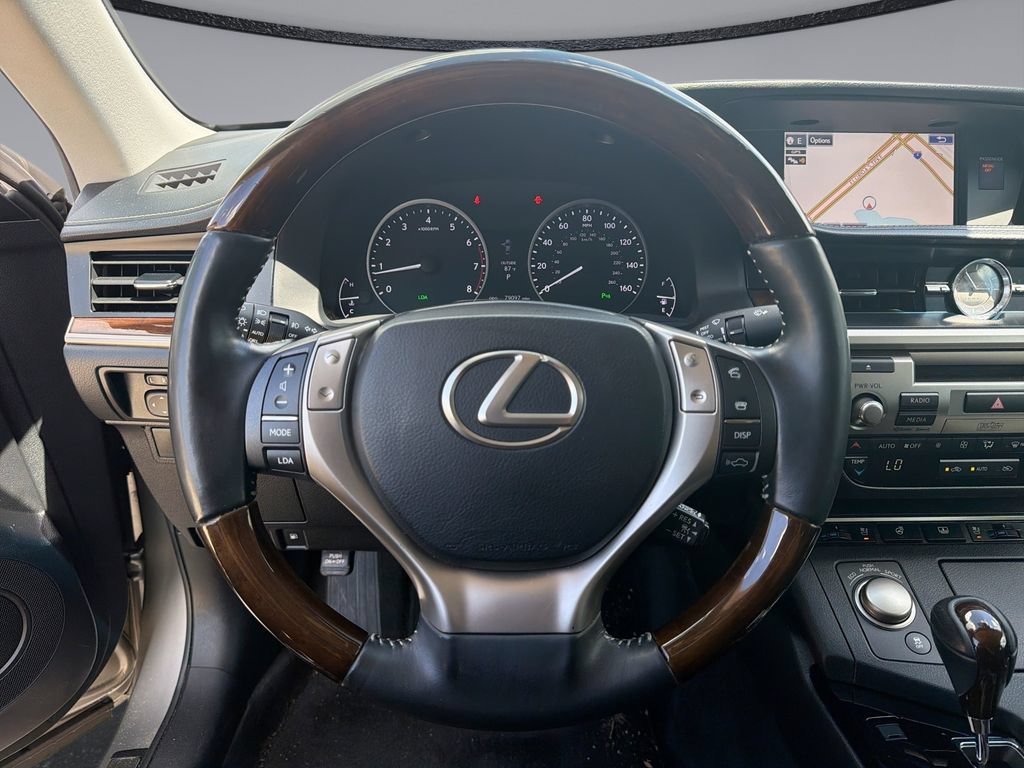 Used 2015 Lexus ES 350 w/ Ultra Luxury Package FWD image 21
