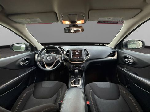 Used 2016 Jeep Cherokee Latitude w/ Cold Weather Group image 26