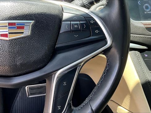 Used 2017 Cadillac XT5 Luxury w/ Driver Awareness Package FWD image 25