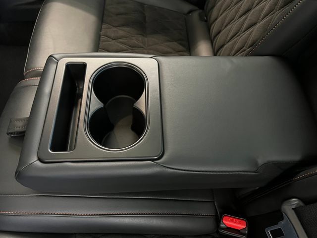 Used 2022 Nissan Maxima SR w/ Sport Mat Group FWD image 34