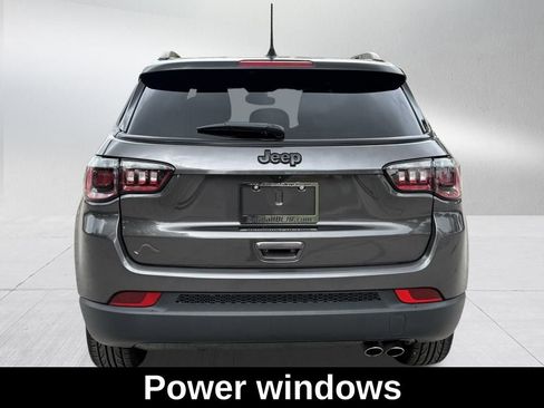 Certified 2022 Jeep Compass Altitude image 7