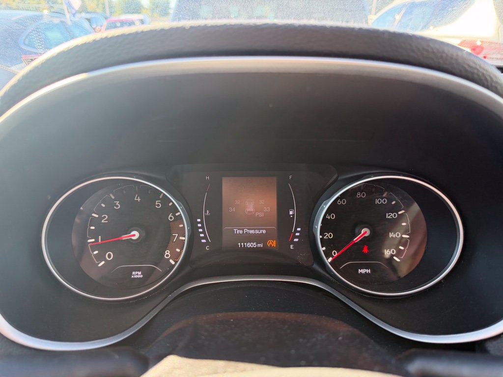 Used 2018 Jeep Compass Latitude w/ Safe & Security Group AWD/4WD image 7