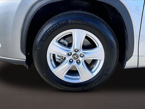 Used 2023 Toyota Highlander LE w/ Protection Package #3 (TMS) image 9