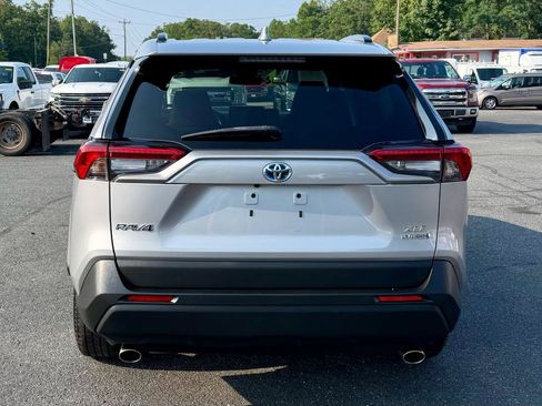 Used 2021 Toyota RAV4 XLE w/ Convenience Package AWD/4WD image 7