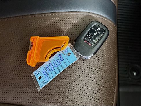 Used 2024 Honda Pilot Elite image 32