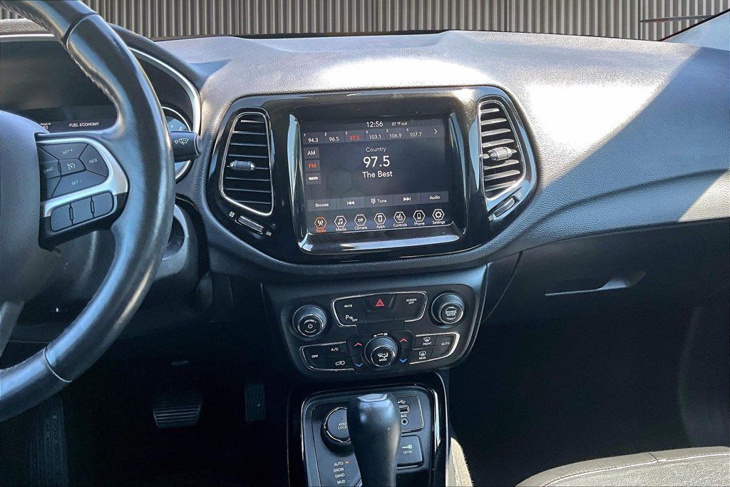 Used 2018 Jeep Compass Limited w/ Safe & Security Group AWD/4WD image 8