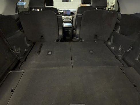 Certified 2022 Ford Explorer XLT w/ Equipment Group 202A image 16