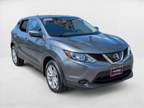 Used 2018 Nissan Rogue Sport S w/ S Appearance Package image 3