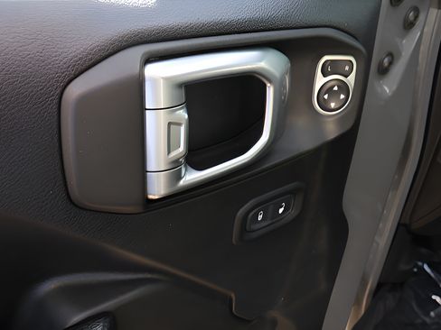 Used 2020 Jeep Wrangler Unlimited Sport S AWD/4WD image 12