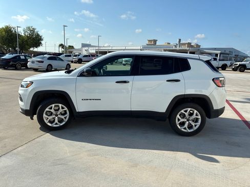 Used 2025 Jeep Compass Sport AWD/4WD image 6